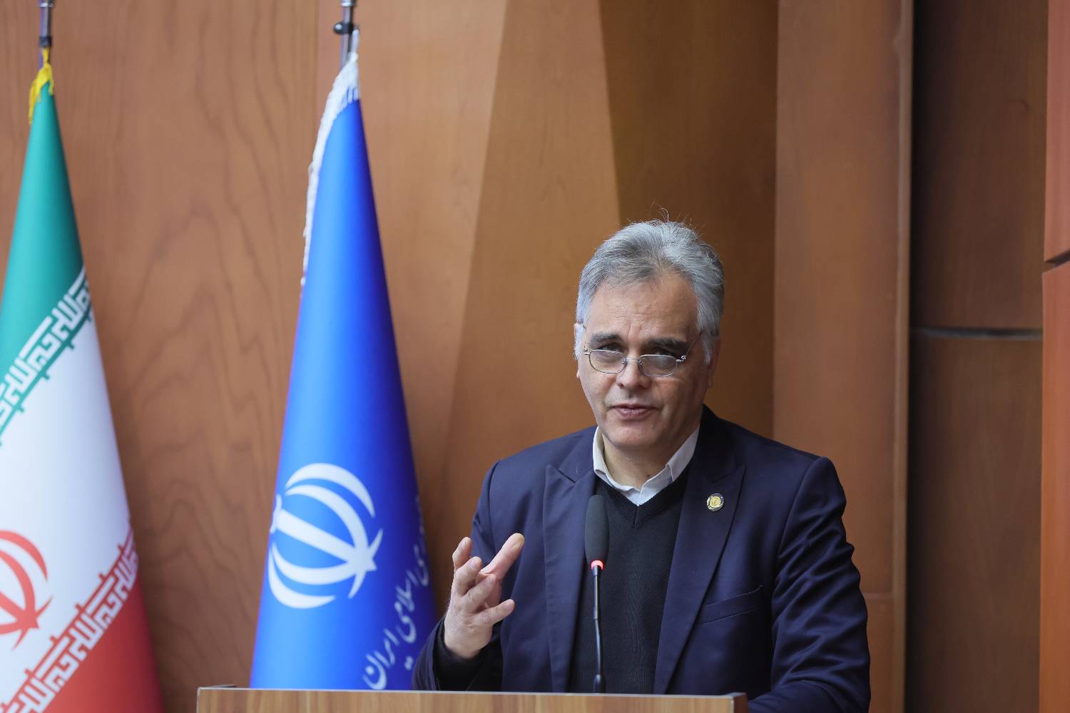 کادر پرستاری در حوادث دی ماه سنگ تمام گذاشت کادر پرستاری در حوادث دی ماه سنگ تمام گذاشت